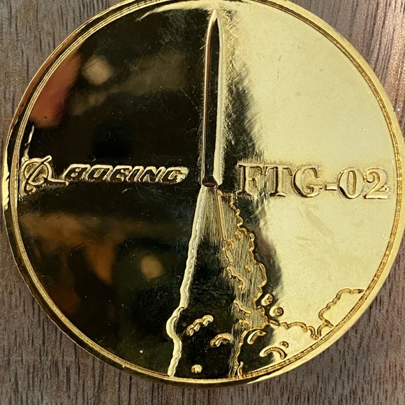 Missile Defense Agency and Columbia Heroes Pins - Picture 4 of 7